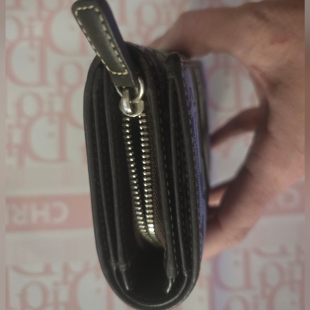 Coach Leatherware Signature fold Wallet NWOT Beautiful Wallet! - Picture 3 of 16